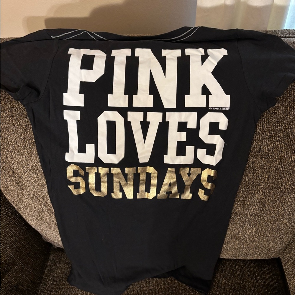 PINK Victoria's Secret Black and Gold V-Neck New Orleans Saints - Picture 2 of 5